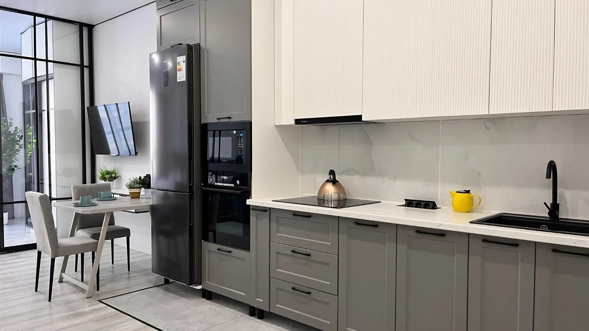 Стильная Меридиан 41 & Питьевая Вода Подарок Almaty Apartment